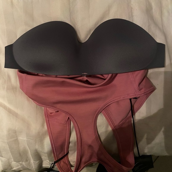 NWT Nike Dri-FIT Swoosh - Picture 3 of 5